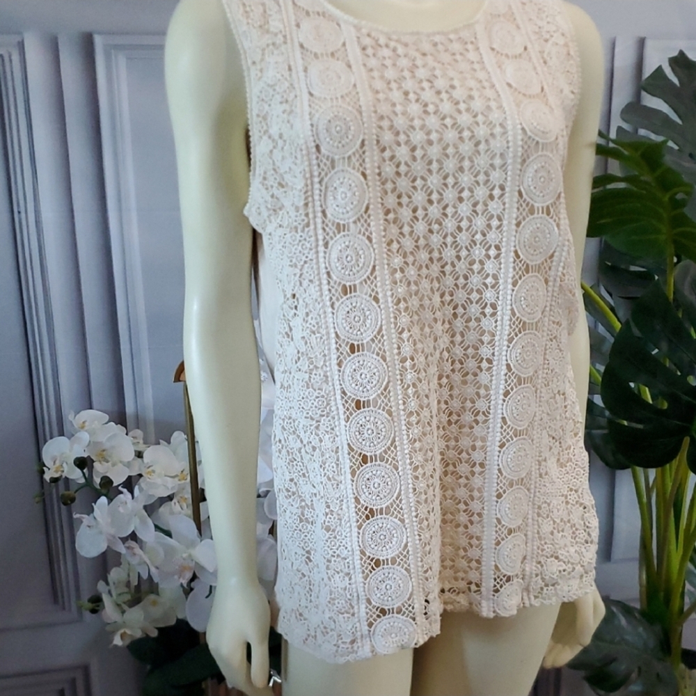 Loft Elegant Cream Lace top for women L EUC